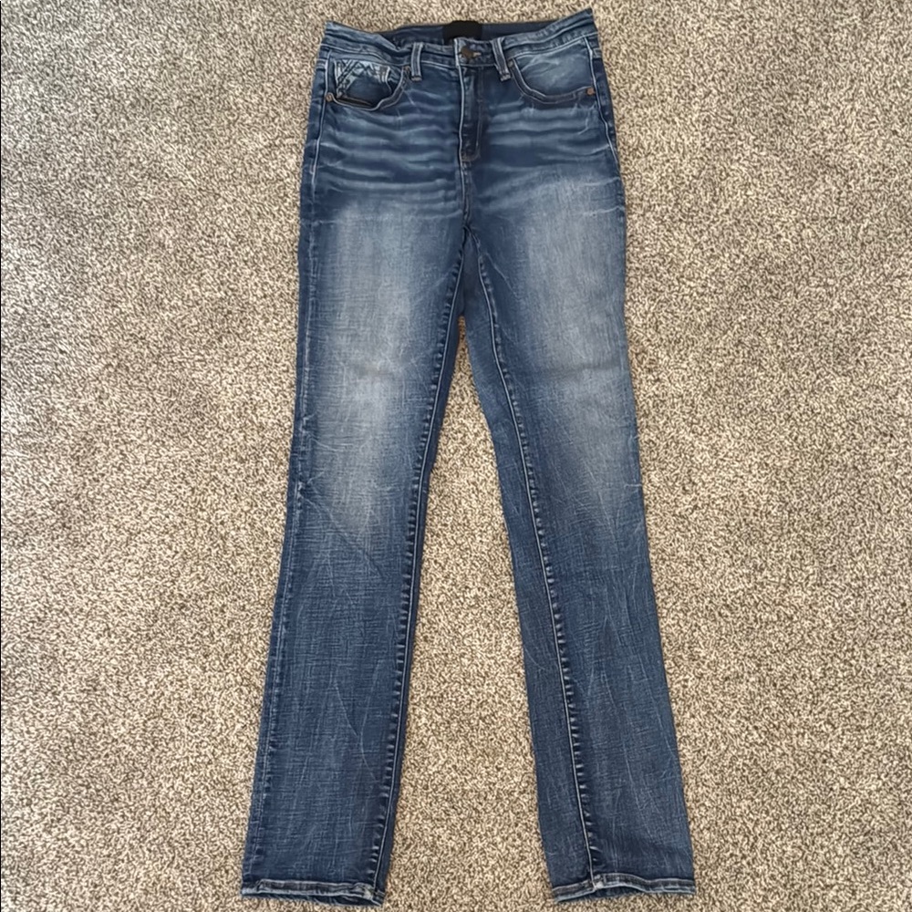 Buckle Women's Straight Leg Jeans in Blue